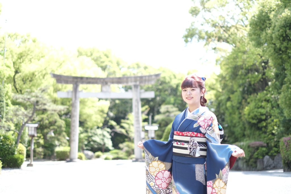 【2025成人】振袖 – 成海神社　春のロケーション撮影